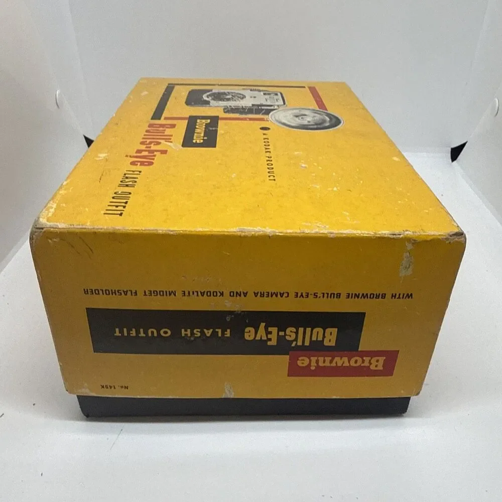 Vintage Kodak Brownie Bulls-Eye Flash Outfit Camera TESTED with Box